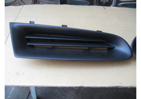 Решітка радіатора, комплект Renault Clio III, 05-09, 7701208684